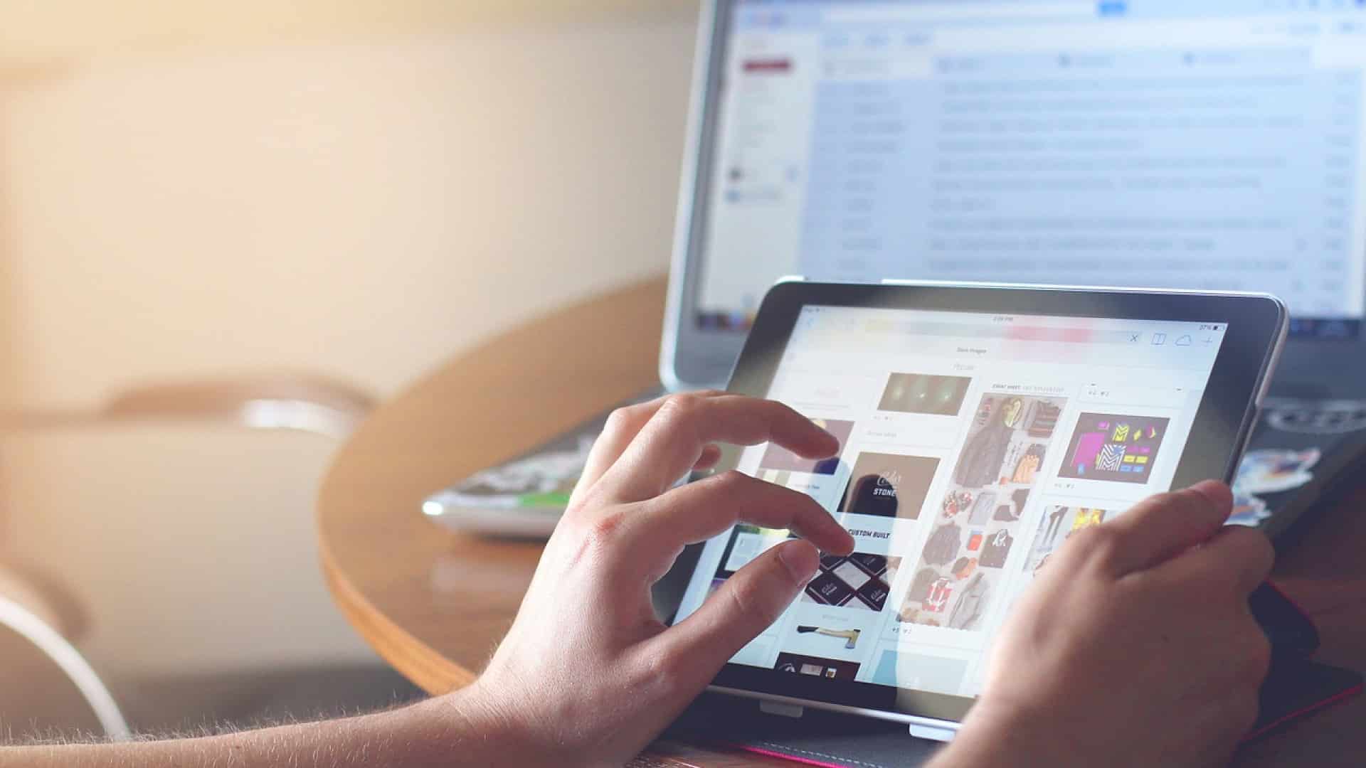 Quelle est la procédure à suivre pour trouver des informations sur Internet ?
